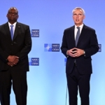 abd-savunma-bakani-austin-nato-savunma-bakanlari-toplantisi-oncesi-stoltenberg-ile-gorustu-5hBGP6mx.jpg