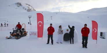 hakkaride-jandarma-personelinin-yaptigi-iglolar-ilgi-odagi-oldu-5YQQqSG3.jpg