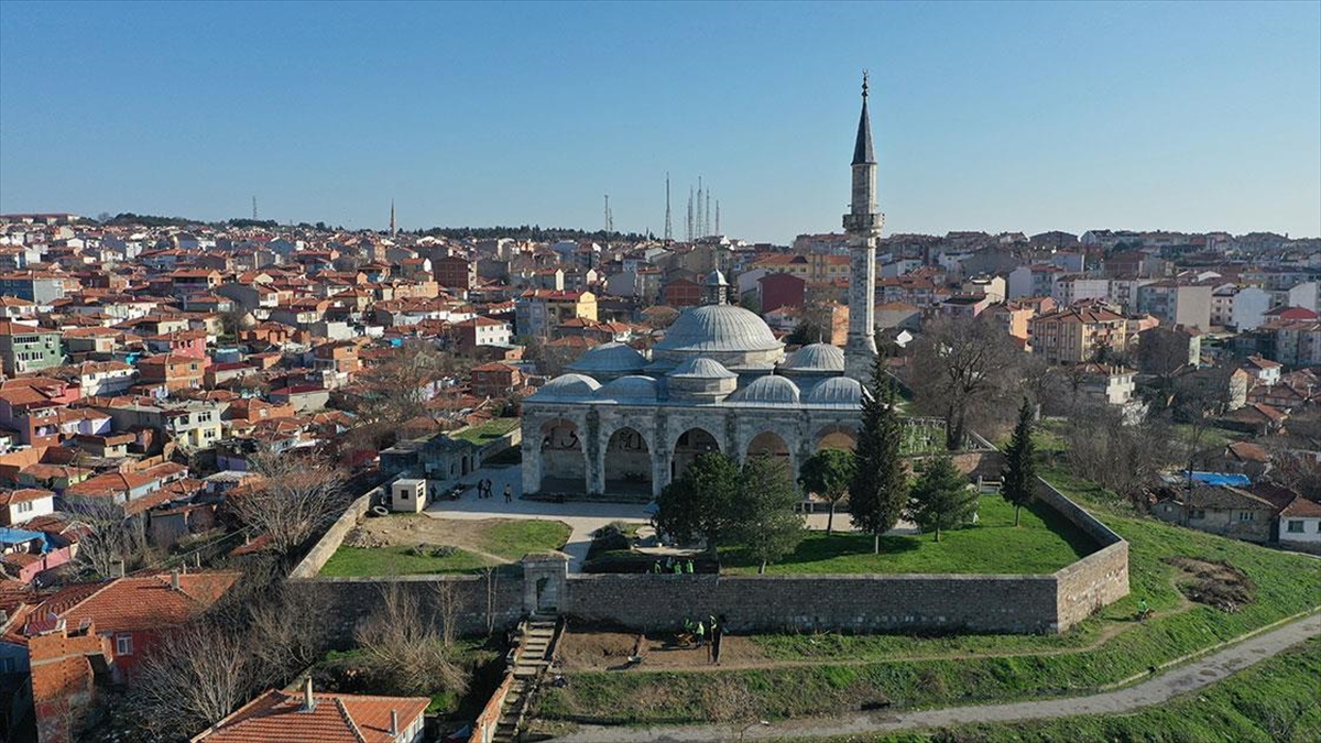 ihya-calismalarinin-surdugu-tarihi-edirne-mevlevihanesinin-temellerine-ulasildi-vVPgtn1M.jpg
