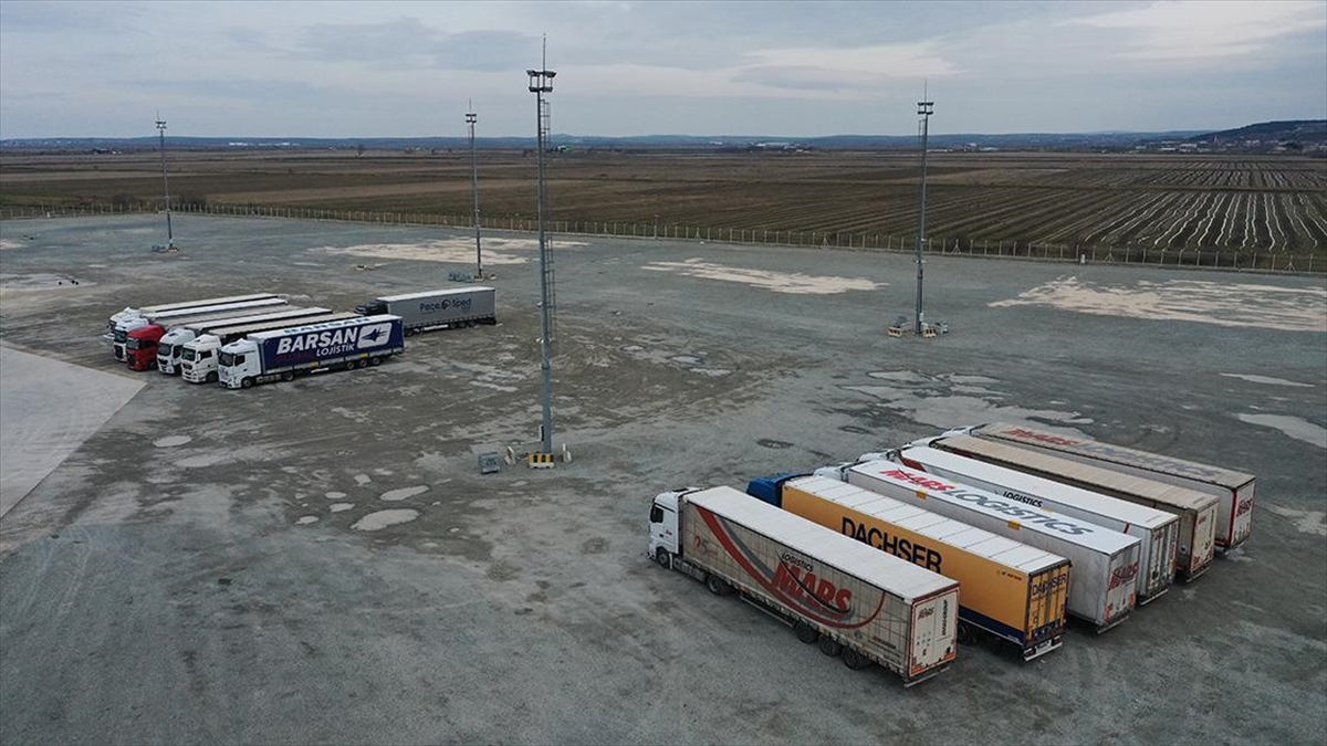 ipsala-gumruk-kapisi-yakinindaki-tir-parki-suruculerin-sikintilarini-ortadan-kaldirdi-vkAIvTAQ.jpg