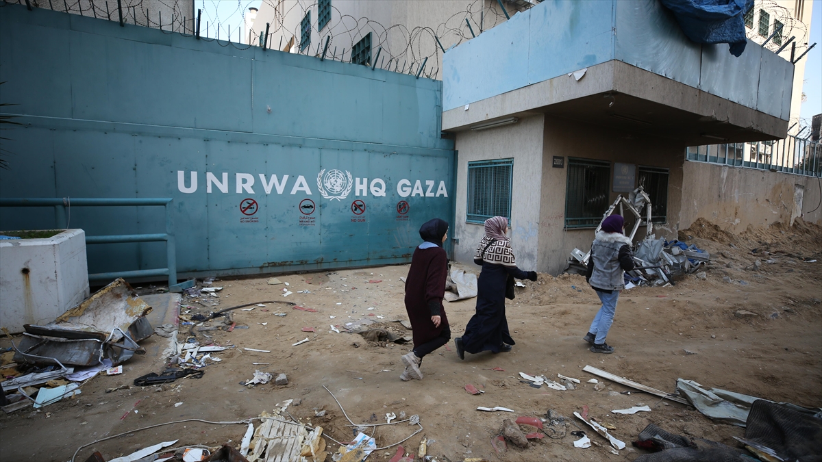 israilin-hedefindeki-unrwa-faaliyetlerinin-ciddi-tehdit-altinda-oldugu-uyarisinda-bulundu-CGwIyskM.jpg