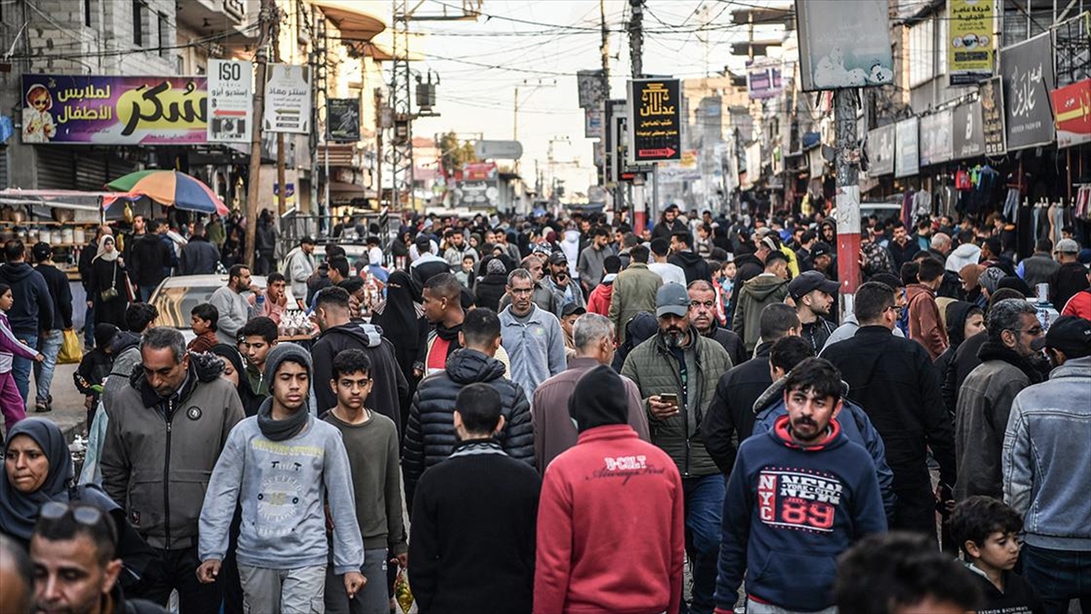 israilin-yerinden-ettigi-refahtaki-filistinliler-muhtemel-kara-saldirisindan-endiseli-desMK5tz.jpg
