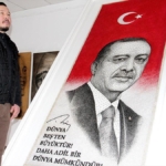 kirgiz-ressam-70-bin-civi-ve-tel-kullanarak-cumhurbaskani-erdoganin-portresini-yapti-Ji1hUKpG.jpg
