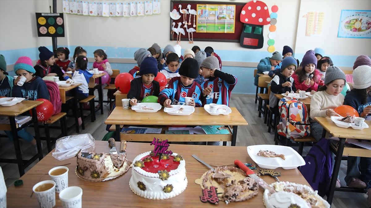 kocaelili-ogrenci-usumesinler-diye-vandaki-cocuklar-icin-bere-ordu-hM7npIJe.jpg
