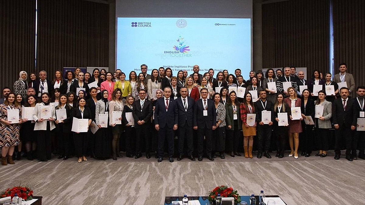 meb-birlikte-ingilizce-projesinin-egitim-setlerini-ogretmenlerin-erisimine-acti-8AGPRQj3.jpg