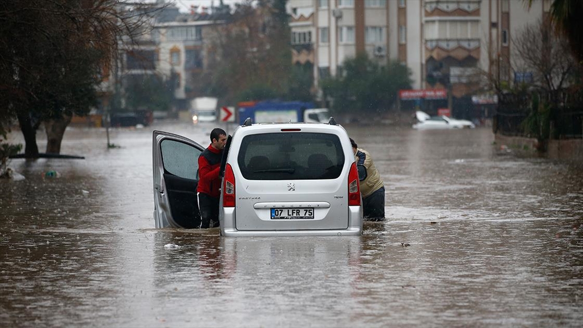mugla-ve-antalya-kiyilari-icin-saganak-uyarisi-elpGsWaQ.jpg