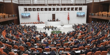 tbmm-enerji-ve-saglik-alanlarinda-duzenlemeler-iceren-iki-kanun-teklifi-icin-mesai-yapacak-vMXrbANs.jpg