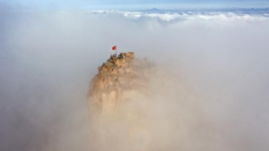 turistler-kapadokyadaki-seyir-noktasindan-sis-denizini-izliyor-eU9lD35X.jpg