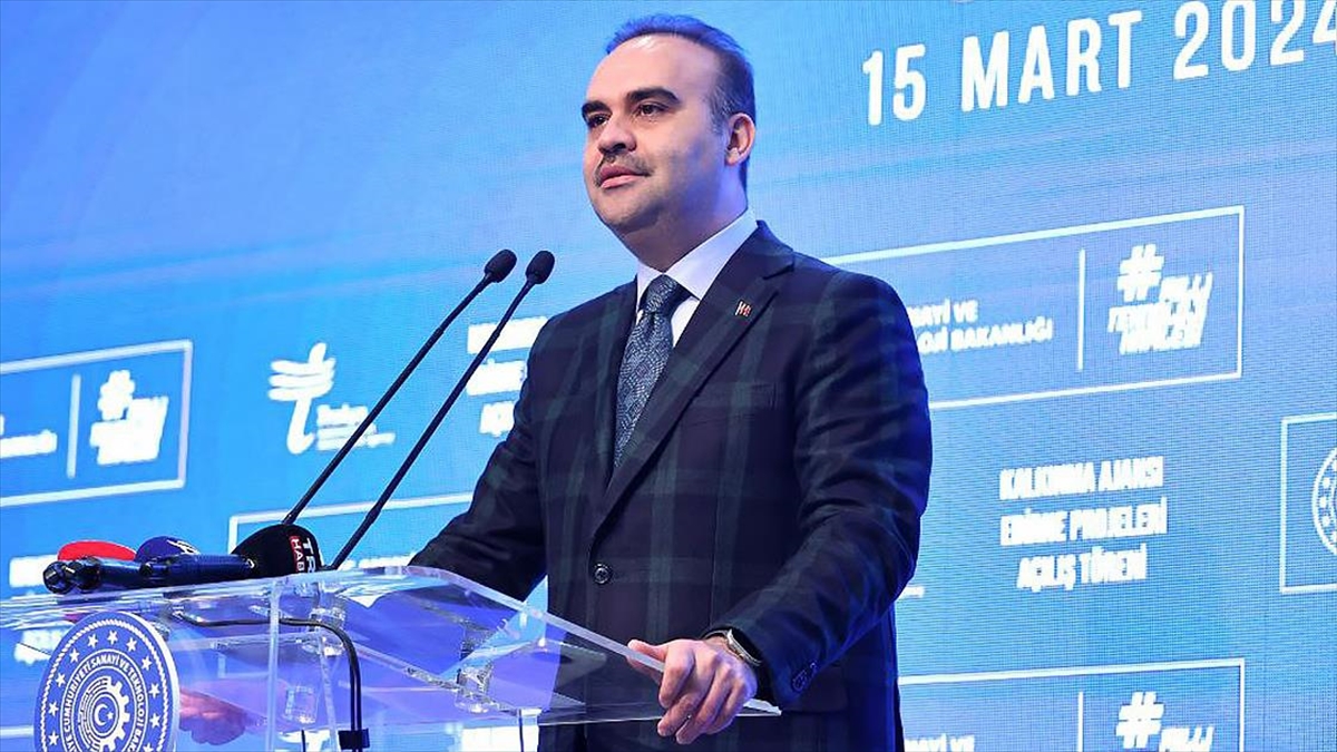 bakan-kacir-buyume-yolundaki-mucadelemizde-tum-engellere-ragmen-ulkemize-kalkinma-atilimlari-kazandirdik-D1558QvT.jpg