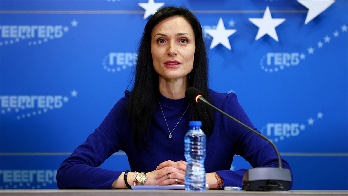 bulgaristanda-mariya-gabriel-basbakan-adayligindan-cekildi-ygS4Wnr3.jpg