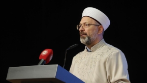 diyanet-isleri-baskani-erbas-ramazan-ayinin-yeni-bir-uyanisa-ve-dirilise-vesile-olmasini-temenni-KkTm8Wka.jpg