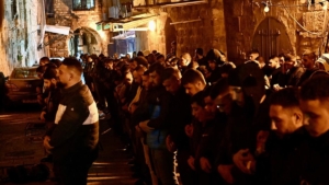 israil-polisi-yuzlerce-filistinlinin-mescid-i-aksaya-girisini-engelledi-m8xGThZU.jpg