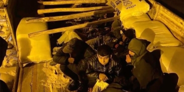 kalkan-18-operasyonlarinda-20-gocmen-kacakcisi-ve-559-duzensiz-gocmen-yakalandi-5stTM8FE.jpg