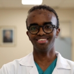 kenyali-doktor-ibrahim-mezuniyetinin-ardindan-turkiyeden-ayrilmadi-ynwbkaxA.jpg