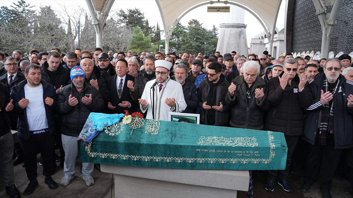 oyuncu-bahar-oztan-son-yolculuguna-ugurlandi-KYsA6JJr.jpg
