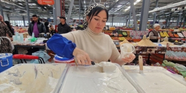 ozbekistanda-iftar-sofralarinda-nisalda-tatlisi-ve-patir-ekmek-eksik-olmuyor-DIYuEhYV.jpg