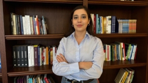 azerbaycanli-yazar-ve-doktor-sabrin-ismetli-yazarlik-seruvenini-anlatti-6cqJWGmH.jpg