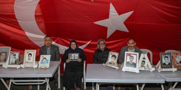 diyarbakir-anneleri-ramazan-bayraminda-da-evlatlari-icin-nobette-8YkfAx4e.jpg