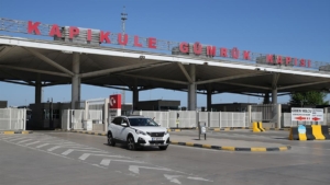 edirnedeki-sinir-kapilarinda-bayram-nedeniyle-akici-yogunluk-olustu-6hZOqyDh.jpg