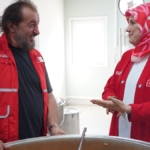 unlu-sef-mehmet-yalcinkaya-depremzedeler-icin-iftar-sofrasi-hazirladi-7Pq34RKh.jpg