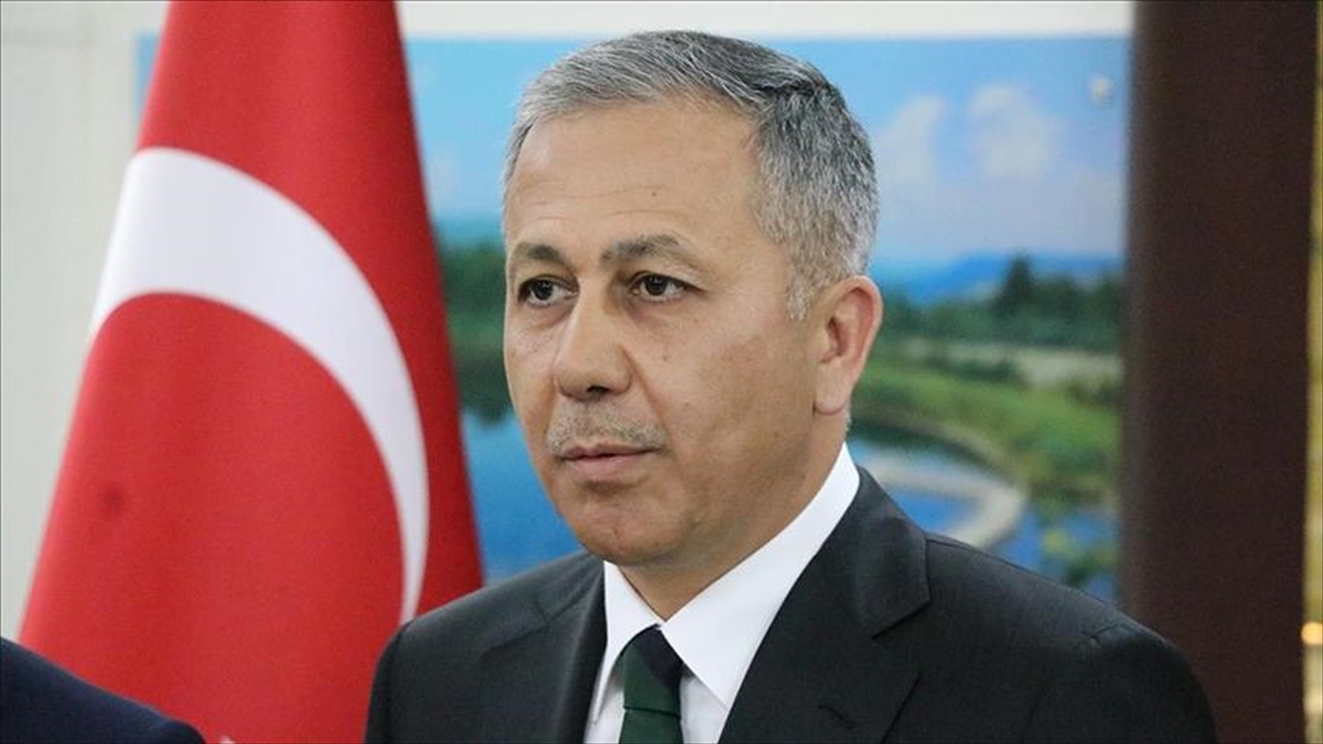 İçişleri Bakanı Yerlikaya'nın adresinde "iki yabancı adına kayıtlı ikamet izni çıktığı" haberlerine ilişkin açıklama