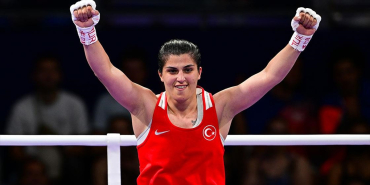 Milli boksör Busenaz Sürmeneli, Olimpiyat Oyunla'nda çeyrek finalde