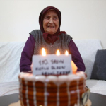 Selvi nine, 110. doğum günü pastasının mumlarını üfledi