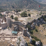 Beçin Antik Kenti'ndeki kazılarda ok uçları bulundu