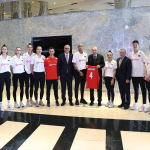 Cumhurbaşkanı Erdoğan, A Milli Kadın Voleybol Takımı'nı kabul etti