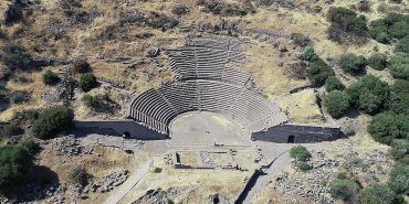 Assos'ta 2 bin 200 yıllık tiyatro restore edilecek