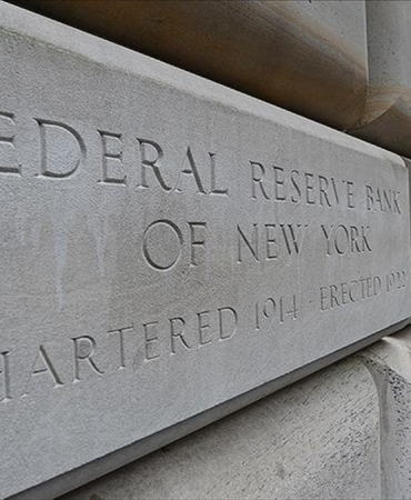 Fed tutanakları, çoğu yetkilinin enflasyonu daha büyük bir risk olarak değerlendirdiğini gösterdi