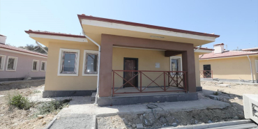 Hatay Samandağ'da kırsal afet konutlarının yapımı sürüyor