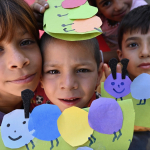 Mevsimlik tarım işçilerinin çocukları, fındık bahçelerinde çalışmak yerine okulda eğlenip öğreniyor