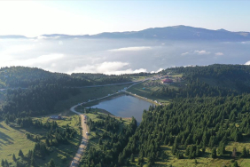 Trabzon'daki "Haçka Yaylası" doğaseverlerin rotasında yer alıyor